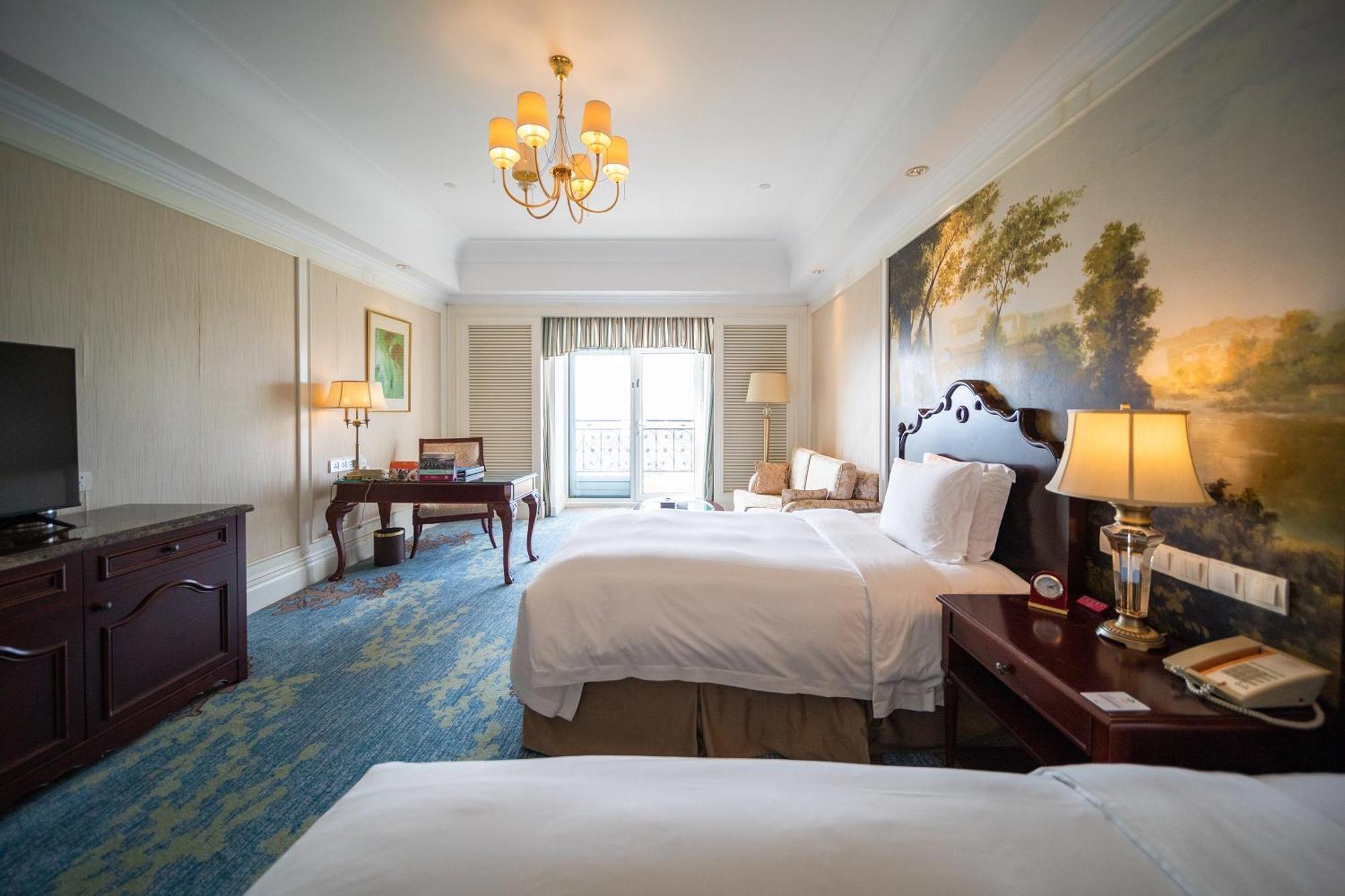 Crowne Plaza Ocean Spring Resort By Ihg Jimo Экстерьер фото